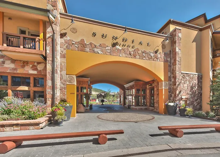 Unequalled Ski In Out Location Next To Gondola, Superior 1Br, Pool, Condo Nast Winner B415