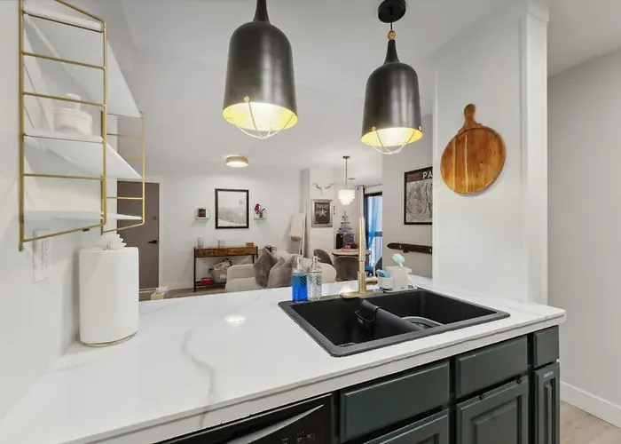 Ski-In Ski Out Luxury 1 Bd / 2 Ba Condo